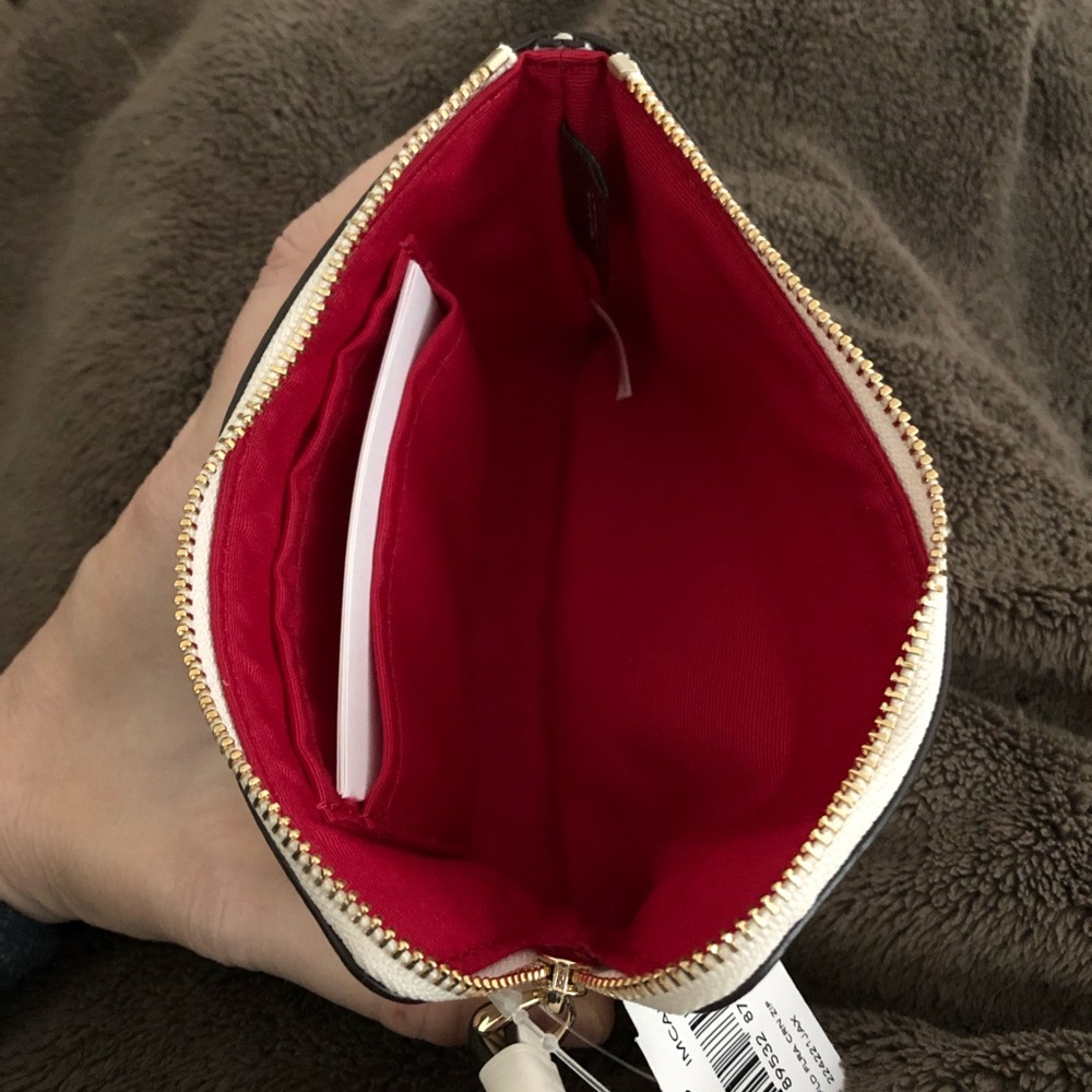 SALE!!! NWT Coach RARE beautiful wristlet!! - Picture 4 of 4